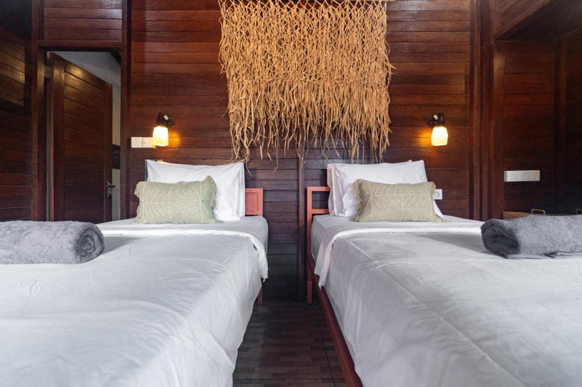 Mad Monkey Nusa Lembongan ภายนอก รูปภาพ