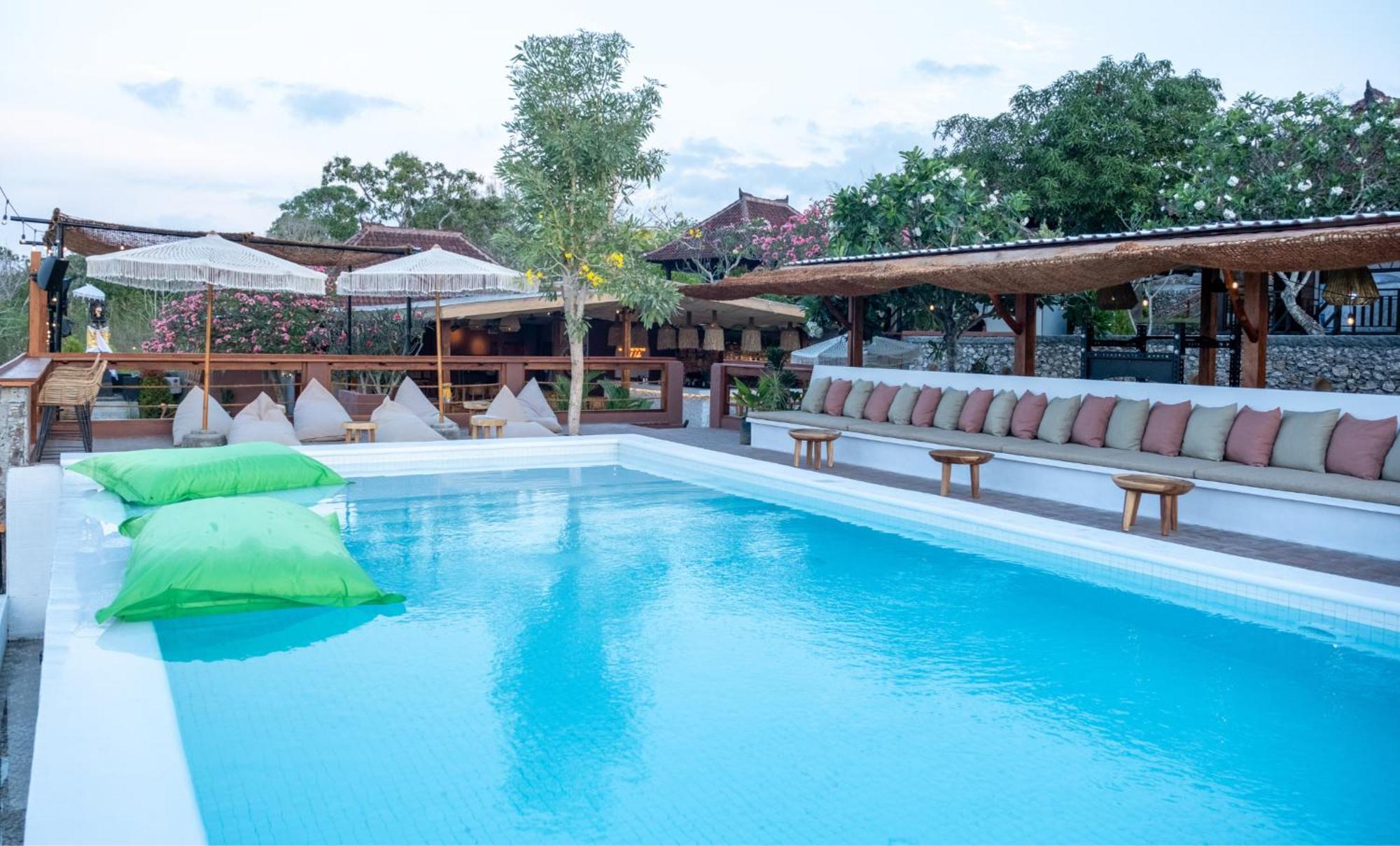 Mad Monkey Nusa Lembongan ภายนอก รูปภาพ