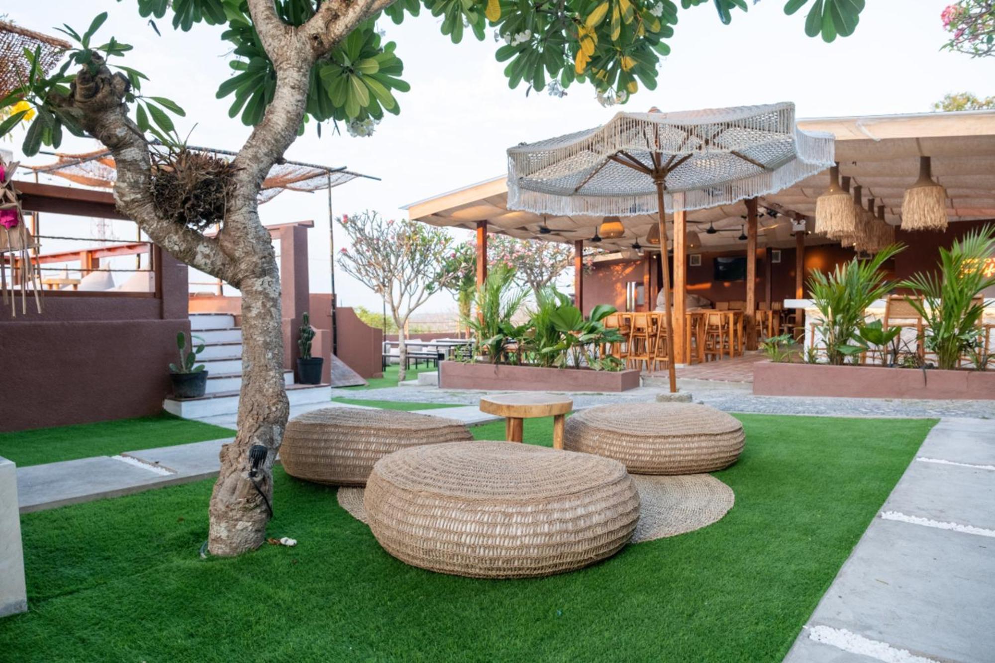 Mad Monkey Nusa Lembongan ภายนอก รูปภาพ